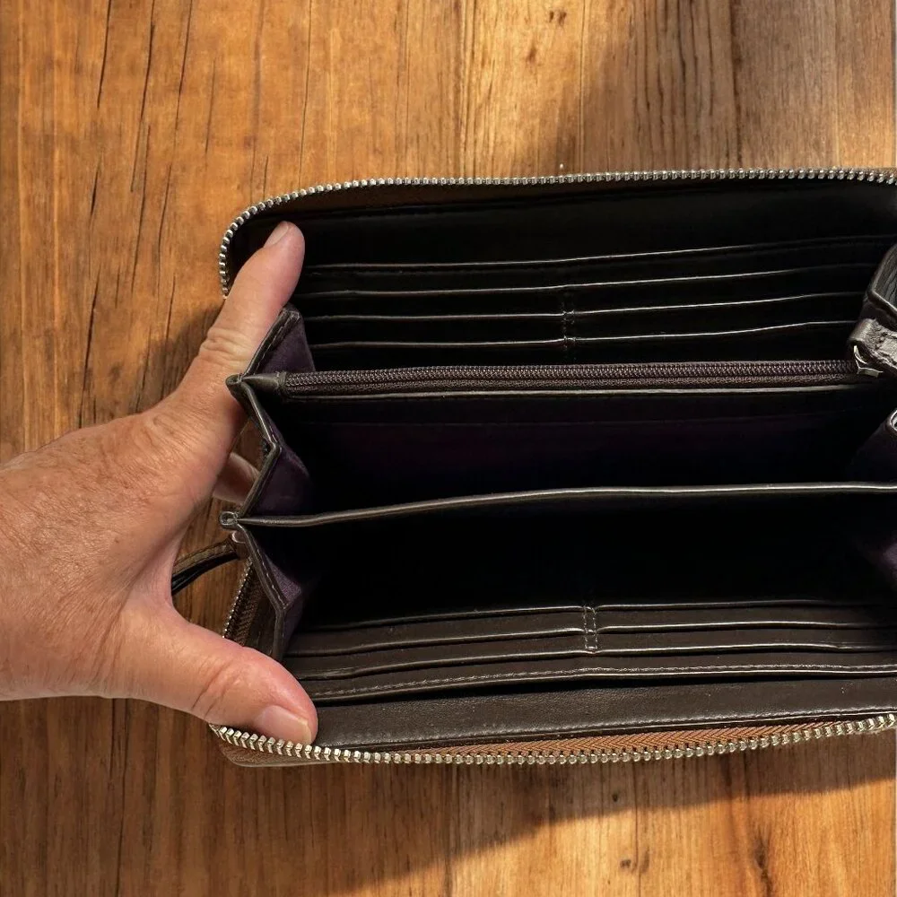 Coach Pale Metallic Gold Zip Around Vintage Leather Wallet - Picture 3 of 13